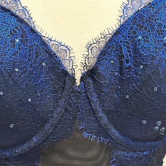 Victoria’s Secret Lightly Lined  Rhinestone Lace Balconette Bra in the Size 34DD - Picture 7 of 8